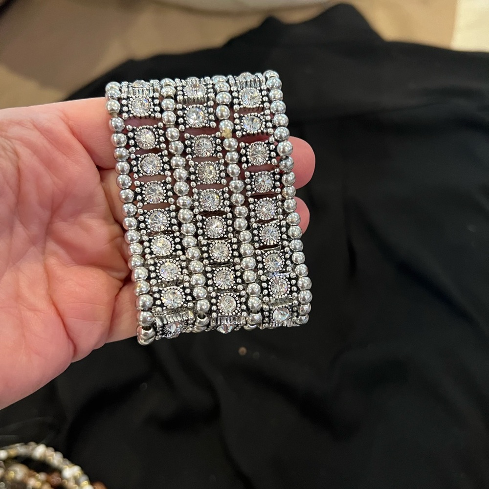 Elegant Silver Beaded stretch Bracelet